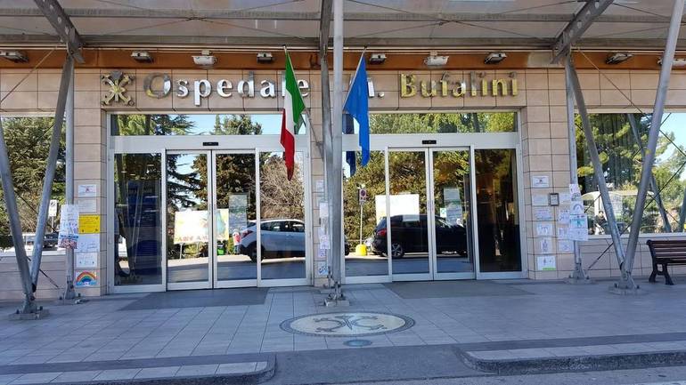 L'ingresso dell'ospedale "Bufalini" di Cesena