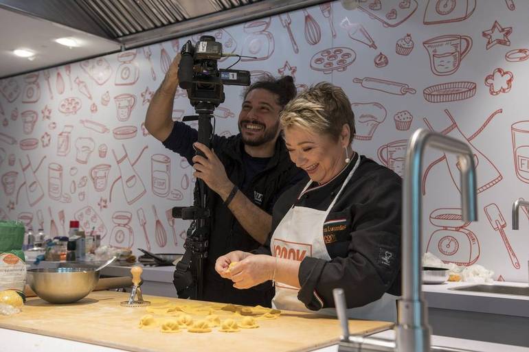 Nella foto, la chef Cristina Lunardini
