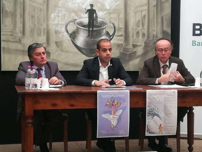 Da sinistra: Giuliano Lugli (direttore territoriale BPR, sponsor dell'iniziativa), Christian Castorri (assessore alla cultura), Franco Pollini (direttore del Bonci)