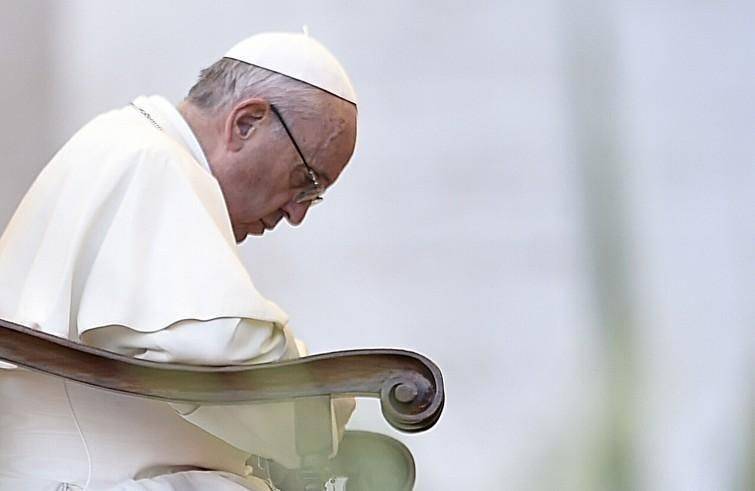 Papa Francesco: “Ferma condanna” per l’attentato nel Sinai, preghiera per le vittime e solidarietà al popolo egiziano