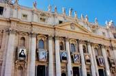 Paolo VI e Romero santi. Papa Francesco: “Lasciare ricchezze, ruoli e potere”