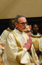 Altenio Benedetti nella celebrazione dell'ordinazione diaconale (foto archivio Pier Giorgio Marini)