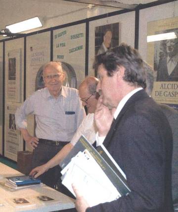 Vittorio Farabegoli con Giovanni Maroni e il Sindaco Giordano Conti alla mostra su Giorgio La Pira - Festa Diocesana 2006
