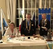 L’Assistente ai Club Maria Giovanna Giorgetti, il Governatore Paolo Bolzani, e il Presidente del Rotary Club Valle del Savio Giuseppe Gentili.