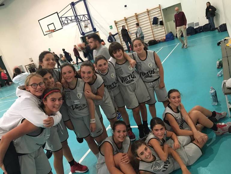 Basket femminile, prima vittoria per le under 14 Virtus Cesena