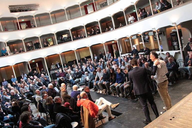 Il sottosegretario Jacopo Morrone questa mattina al teatro Verdi presenta il candidato sindaco per il centro destra Andrea Rossi
