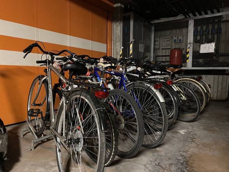 Biciclette depositate al Comando della Pl di Cesena