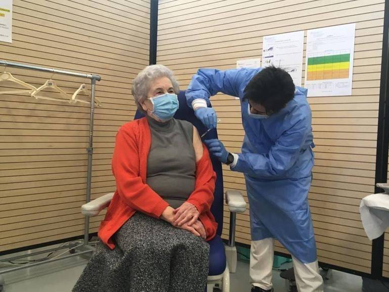 La prima ultra 85enne vaccinata a Cesena martedì scorso