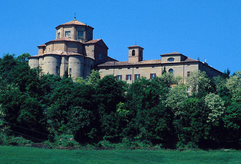 Il complesso benedettino del Monte, in una foto d'archivio