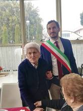 Emiliana Baiardi con il sindaco Enzo Lattuca