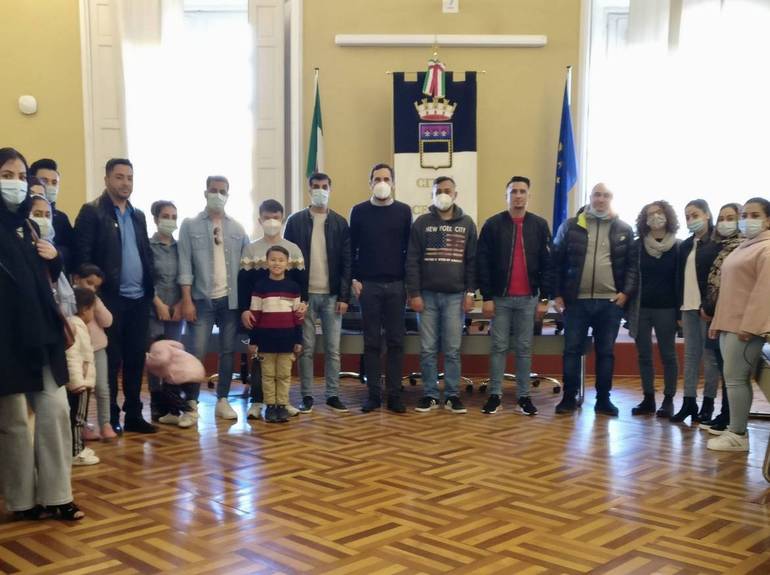 Famiglie afghane accolte a Cesena, stamane in Comune la firma del patto di accoglienza