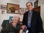 Nerina Zignani festeggia cent'anni in compagnia anche del vescovo Douglas