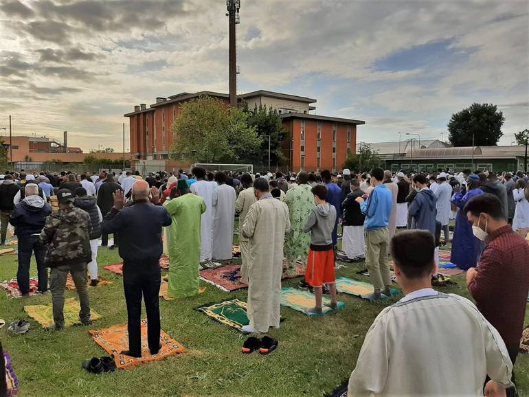 Fine del Ramadan, musulmani cesenati in preghiera