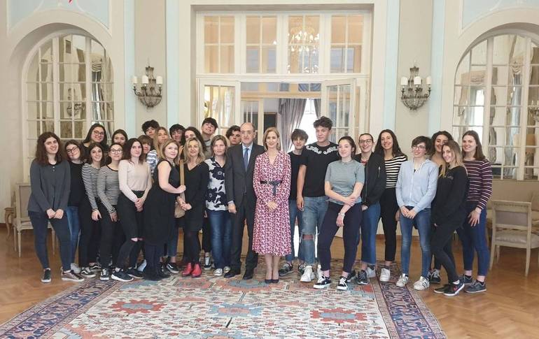 Gli studenti del liceo linguistico di Cesena in visita all'Ambasciata d'Italia in Serbia