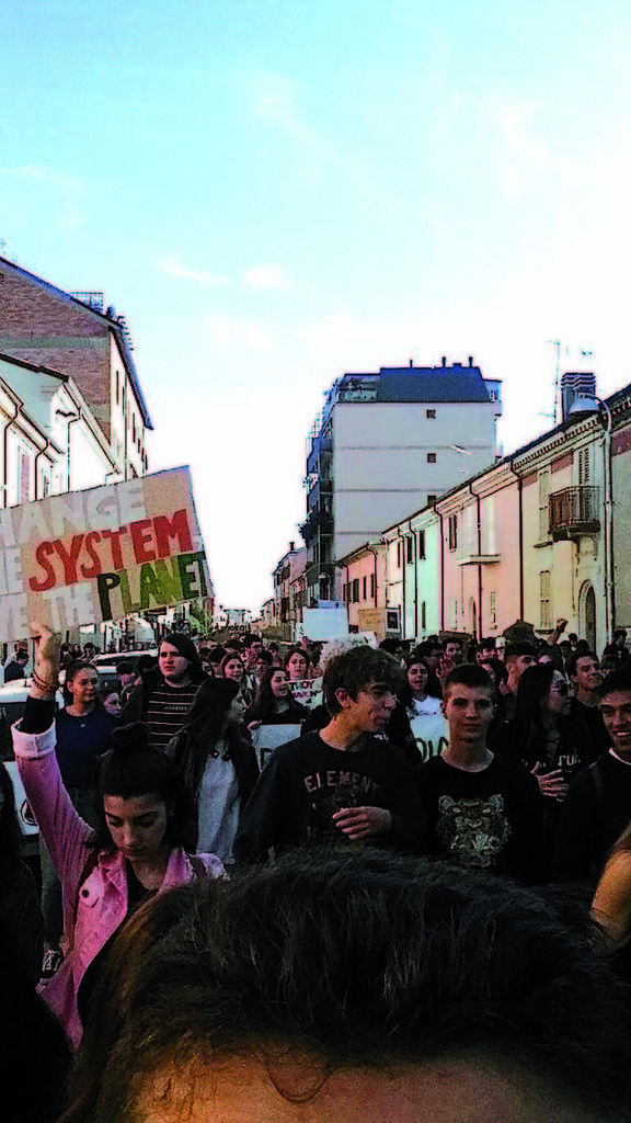 Gli studenti di Cesena in piazza con Fridays for future