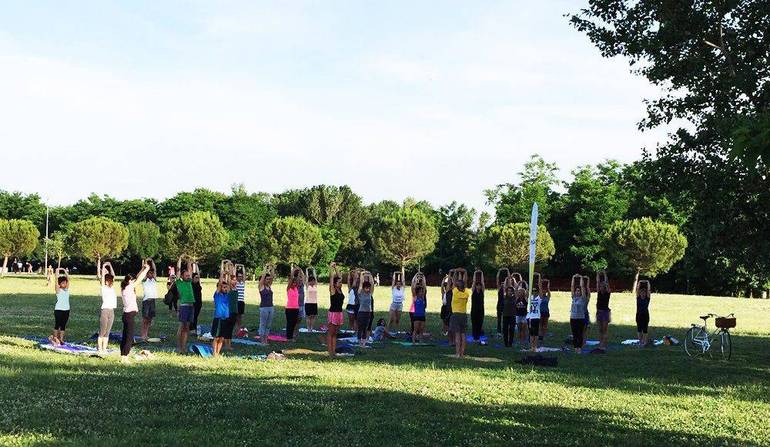 Grande successo per “Parchi in Wellness Cesena”: oltre 2000 persone a fare ginnastica nei parchi, grazie a Technogym e alle palestre della città