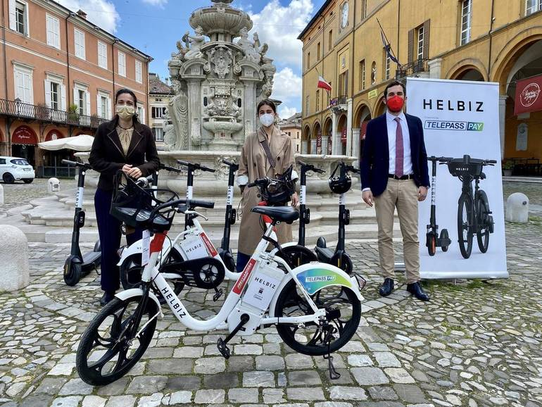 Arrivo delle bici elettriche, oggi in piazza del Popolo