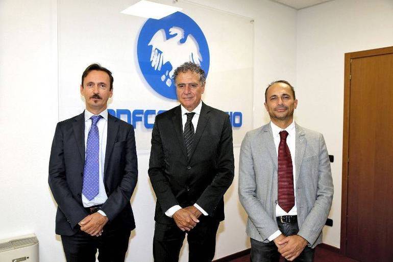 Nella foto da sinistra il direttore Confcommercio cesenate Giorgio Piastra, il presidente Augusto Patrignani e il vicedirettore Alberto Pesci