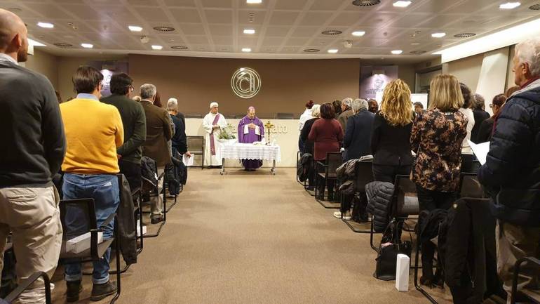 Nella foto, un momento della Messa col vescovo ieri in Confartigianato