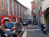 Inizio d'incendio in un cassonetto in centro a Cesena