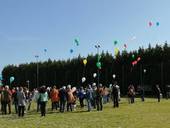 Il lancio dei palloncini della pace, ieri a Bulgaria