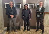 da sx, l'assessore alla cultura Carlo Verona, l'artista Anton Roca e il direttore del Bonci Franco Pollini