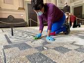 Mosaico di piazza Fabbri, manutenzione in corso