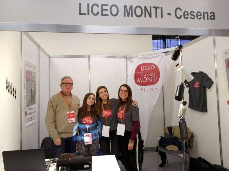 Delegazione del liceo Monti di Cesena al Salone nazionale “Orientamenti” di Genova lo scorso novembre