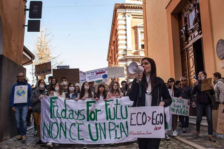Un momento della manifestazione di Friday for future avvenuta a Cesena nel marzo scorso