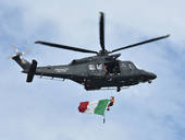 Piazza del Popolo e Giostra d'Incontro: il sorvolo degli elicotteri dell'Aeronautica Militare