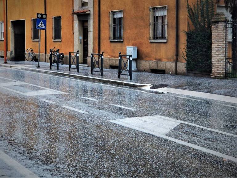 Pioggia e grandine su Cesena