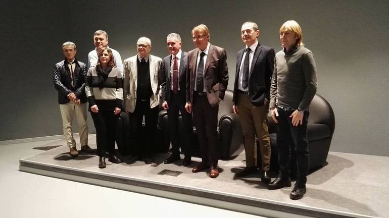 Foto di gruppo al termine della conferenza stampa conclusasi poco fa a Cesena Fiera. Al centro, il sindaco Paolo Lucchi e il presidente dell'ente fieristico Renzo Piraccini