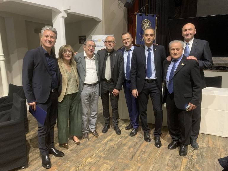 Nella foto, da sinistra, Andrea Mazzini, Chiara Biasoli, Luigi Dall'Ara, Carlo Verona, Rocco De Lucia, Fabio Piraccini, Massimo Riva e Roberto Graziani