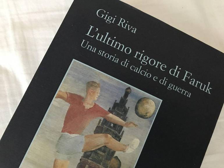 La copertina del libro del giornalista Gigi Riva, "L'ultimo rigore di Faruk"
