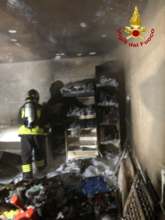 Un incendio ieri in un garage a Martorano
