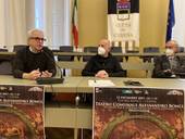 Nella foto: Matteo Bosi, l'assessore Carlo Verona e il direttore del "Bonci" Franco Pollini