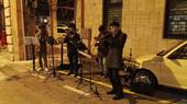 Un quartetto di musicisti in centro per animare la città