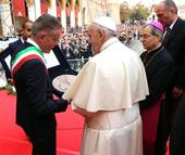 Un ringraziamento bipartisan a papa Francesco