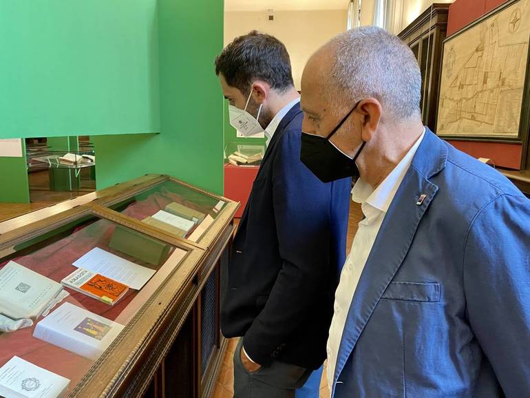 Il sindaco Lattuca e l'assessore Verona visitano la mostra