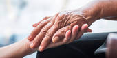 “Vivere con il Parkinson”, ne parlano il Centro Risorse Anziani e l'associazione “La foglia e il bastone”