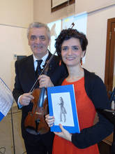 Piero e Lucia Raffaelli, babbo e figlia. Piero è violinista, Lucia narratrice