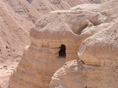 Grotta Qumran (Wikimedia Commons)