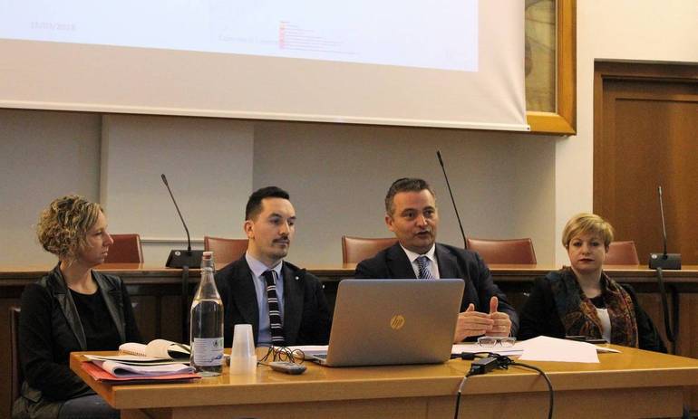 Da sinistra: Simona Savini (dirigente del settore sviluppo del territorio del Comune di Cesenatico); il sindaco Matteo Gozzoli; Raffaele Donini (assessore regionale all'urbanistica); Lia Montalti (consigliere regionale Pd)