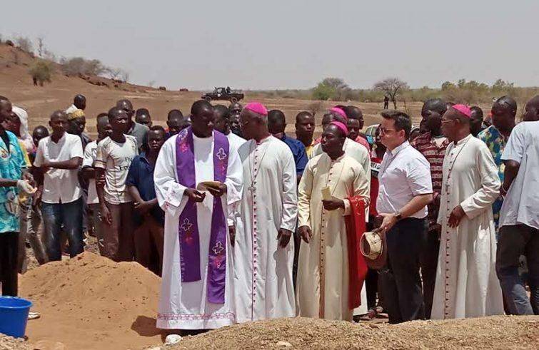 Attentati Burkina Faso: monsignor Nare (Kaya), “nel Paese dichiarata guerra contro Gesù Cristo”