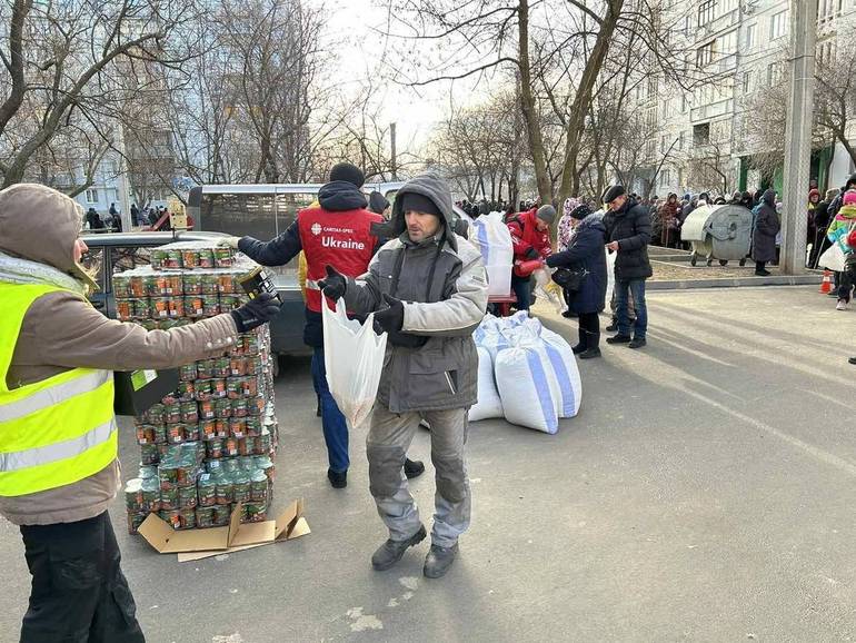 Distribuzione aiuti umanitari a Kharkiv (Foto Caritas Spes)