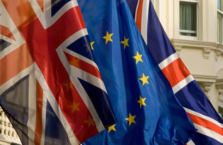 Le bandiere di Regno Unito e Unione europea (foto SIR/European Commission)