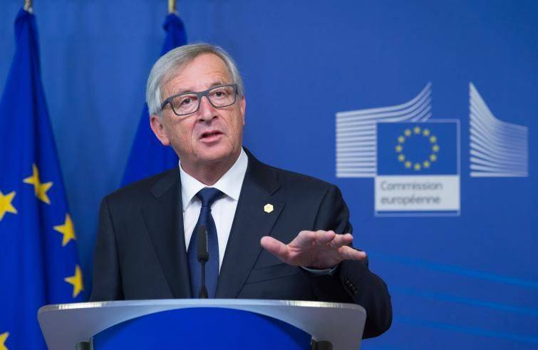 L'euro compie vent'anni: Juncker, “non siamo stati sufficientemente solidali con i greci”