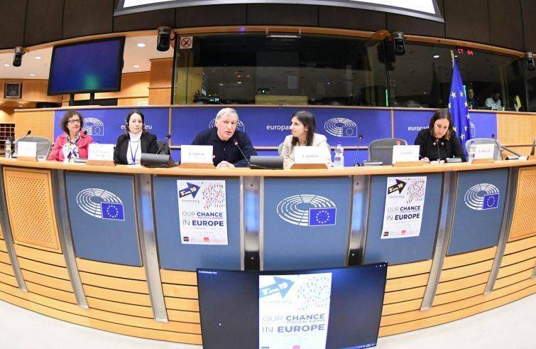 Bruxelles: alcune immagini della conferenza sull'agenda "Chance" e la lotta al crimine organizzato svoltasi al Parlamento europeo con don Ciotti (foto SIR/Marco Calvarese)