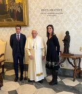 Papa Francesco riceve Olivia Maurel. (Foto Casablanca Declaration/SIR)