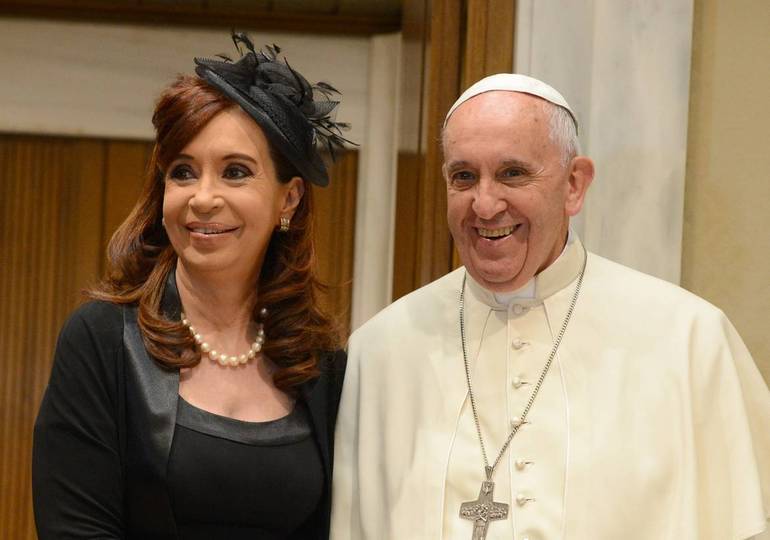 Cristina de Kirchner with Franciscus in 2015 (Wikimedia Commons)